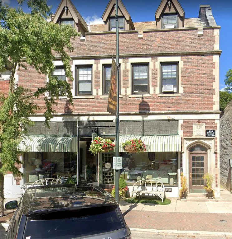 731-33 Elm St — Photo 1