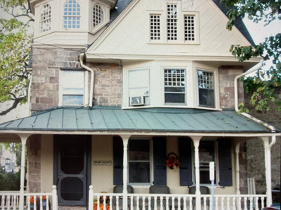 77 E Oakland Ave #5