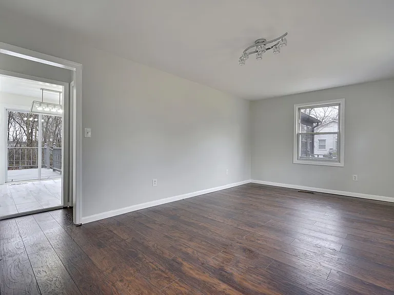 13 Swain Ave — Photo 25