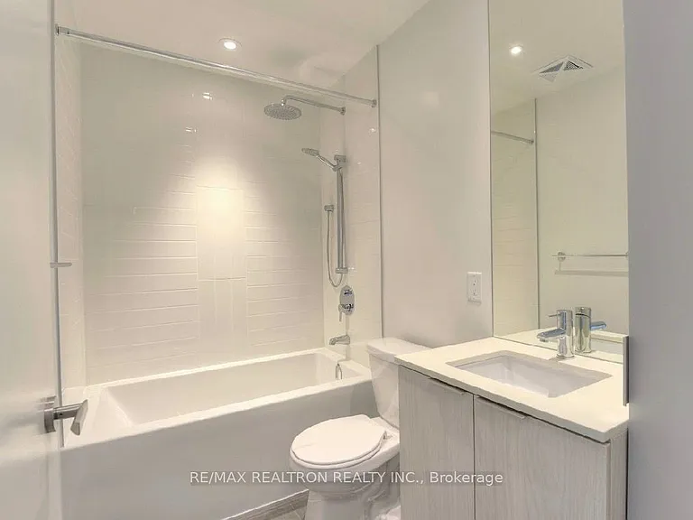 448 Burnhamthorpe Rd W #811 — Photo 18