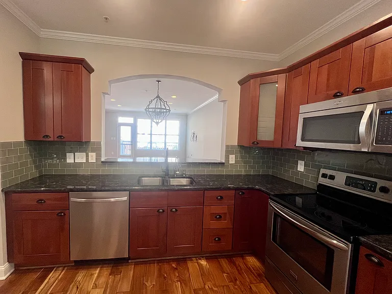 220 S Cedar St — Photo 12