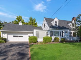 31 Inwood Rd, Center Moriches, NY 11934