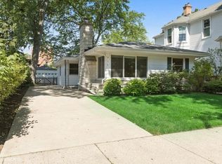 917 13th St, Wilmette, IL 60091