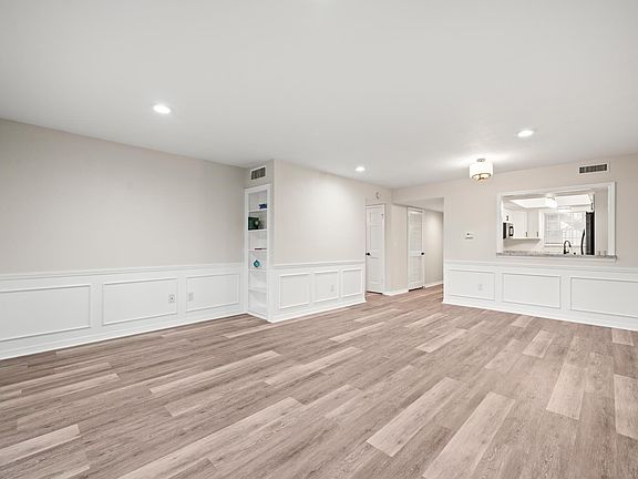 3rd image of 10348 Carrollwood Ln APT 184