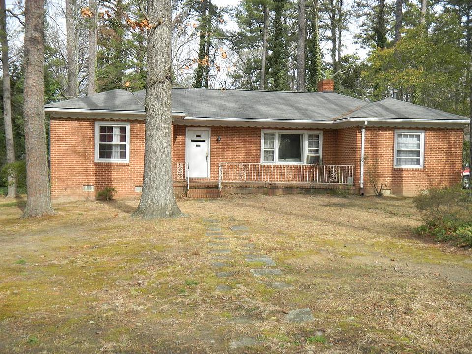 Front entry of 2 bedroom apartment