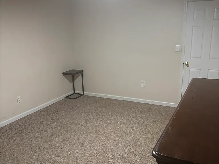 1515 Sharpes Ct — Photo 3