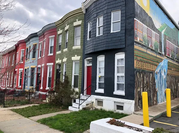 3242 Barclay St, Baltimore, MD 21218