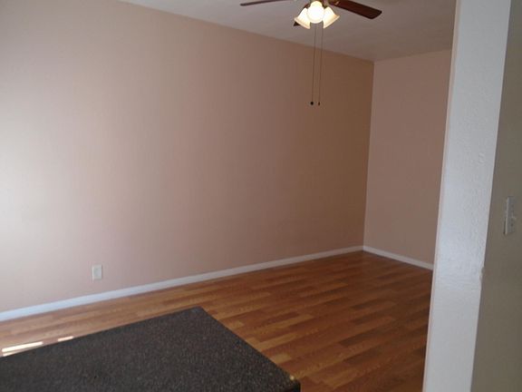 5th image of 220 Elm Ave APT 211