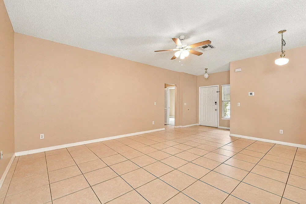 3 bed, 2.0 bath, 1551 sqft, $2,275 — Photo 4