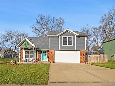 300 Lakeview Dr, Smithville, MO, 64089