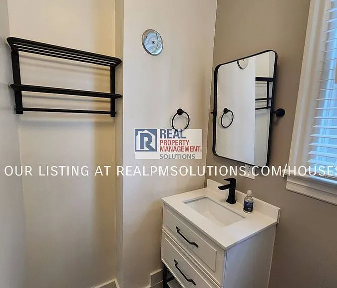 2227 NW Hoyt St — Photo 19