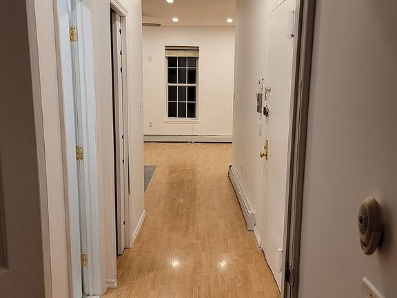 4th image of 182 8th St #3