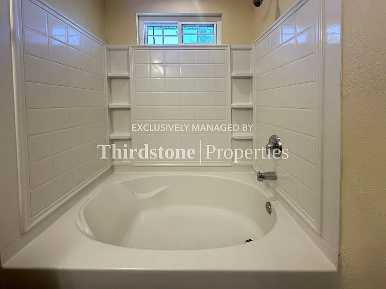 1660 Biscayne Bay Cir — Photo 12