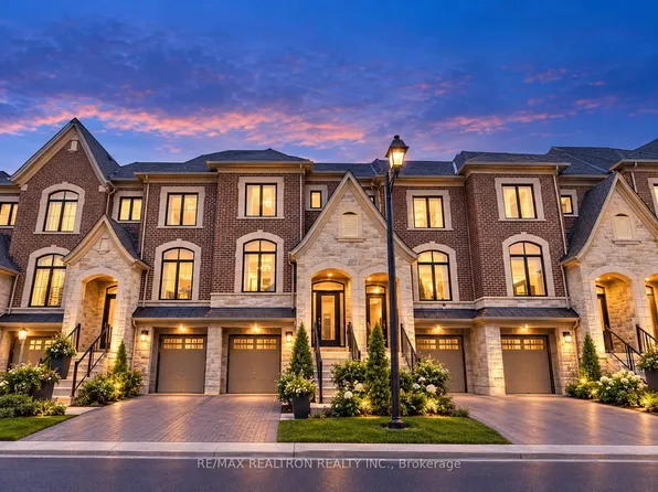 33 Duncombe Ln, Richmond Hill, ON L4C 1C2
