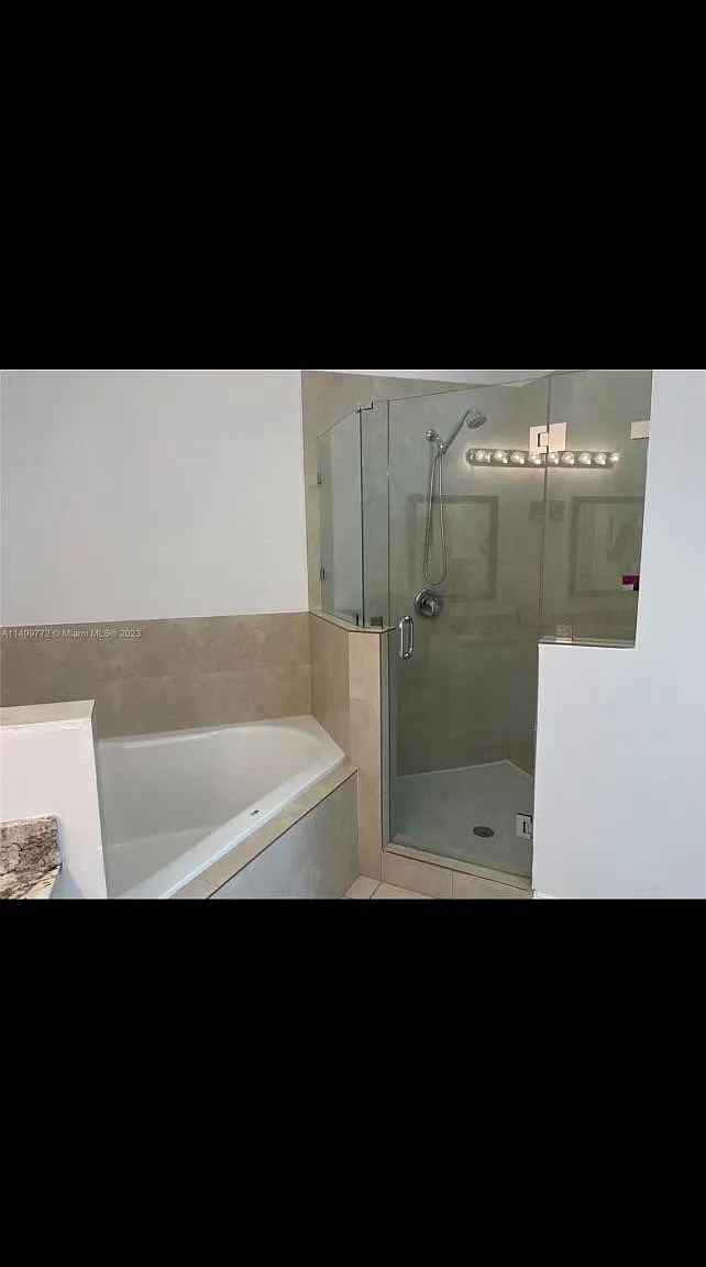 4 bed, 2016 sqft, $3,300 — Photo 2