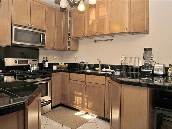 5th image of 2078 Harrison Ave Unit A/b