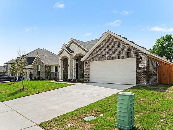 4th image of 706 Alaina Dr