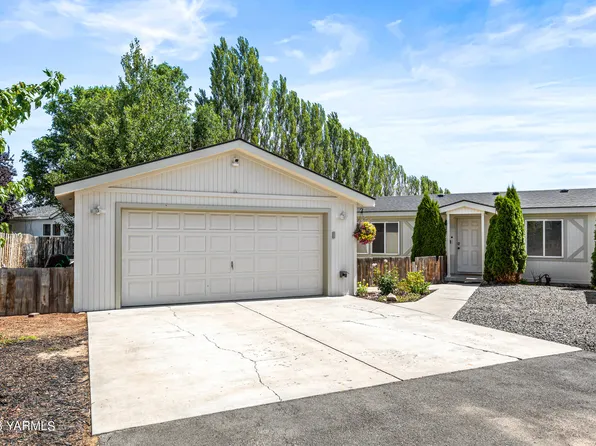 1035 Tieton Estates Dr, Tieton, WA 98947