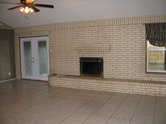 2nd image of 3825 Honeysuckle Ln