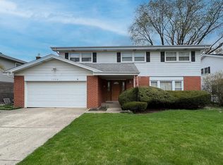 1206 W Green Acres Ln, Mount Prospect, IL