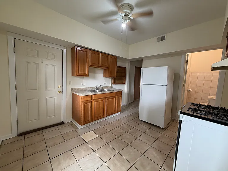 3271 S Bell Ave #1R — Photo 10