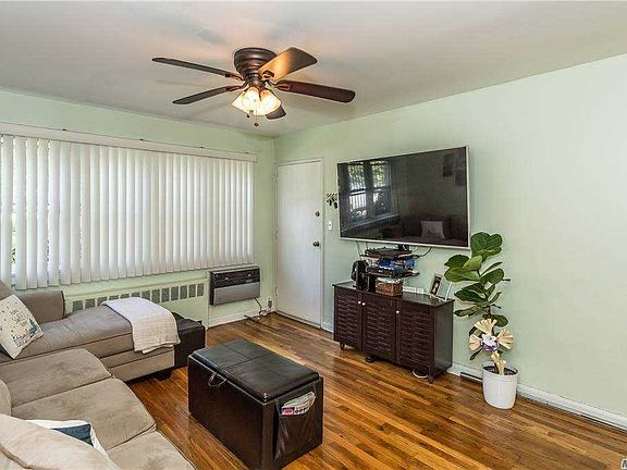4th image of 224-10 Kingsbury Ave #A