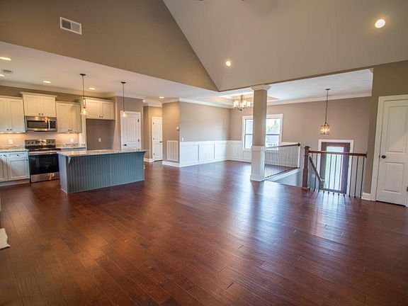 4th image of 107 Angel Oak Way #115