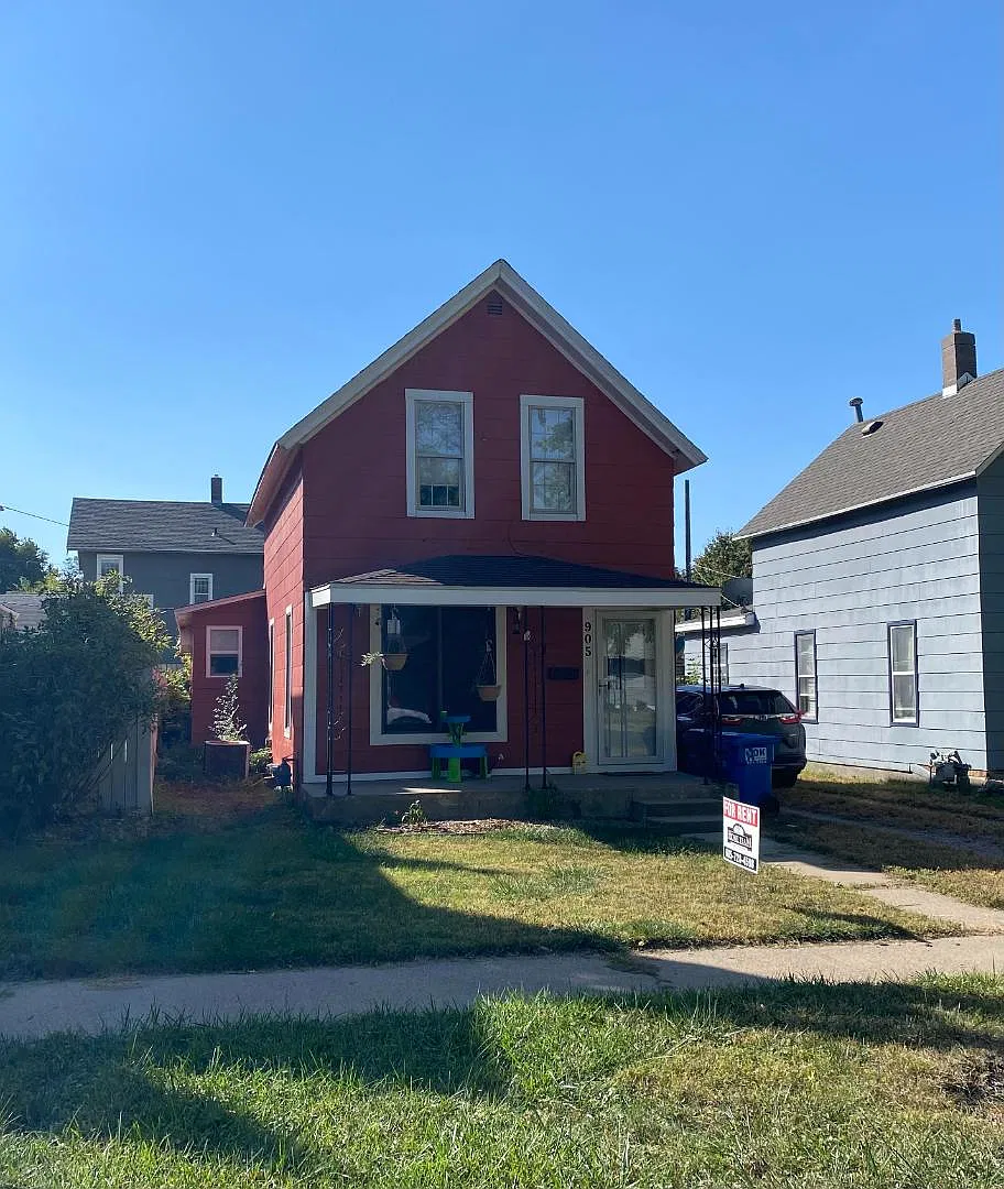 905 W 5th St — Photo 1
