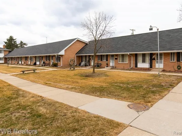 8149 Huntington St, Westland, MI 48185