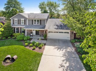 1525 Baker Pl, Downers Grove, IL 60516