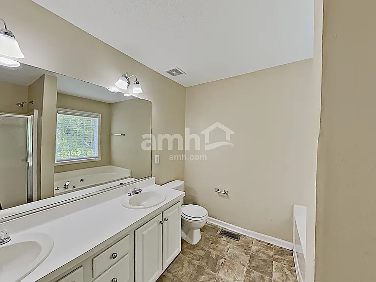 5759 Newnan Cir — Photo 14