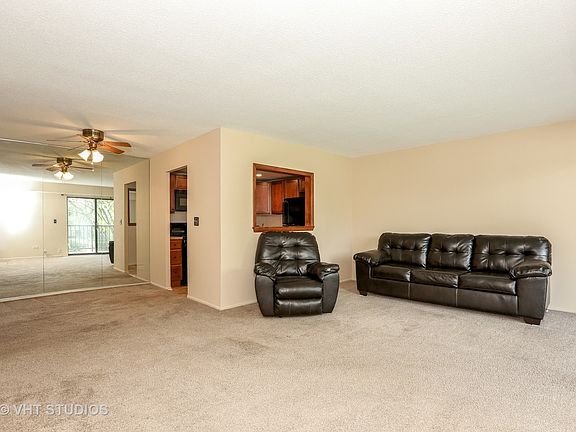 3rd image of 924 S Lake Ct #4-203