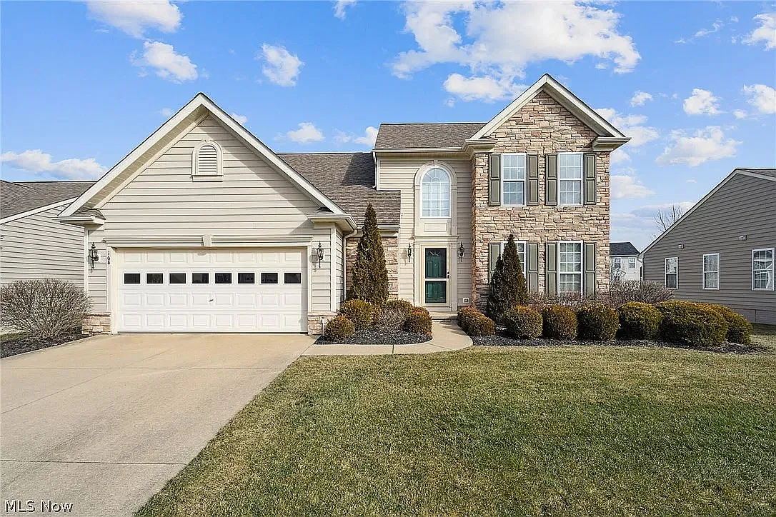 3 bed, 2.5 bath, 2650 sqft, $2,800 — Photo 1