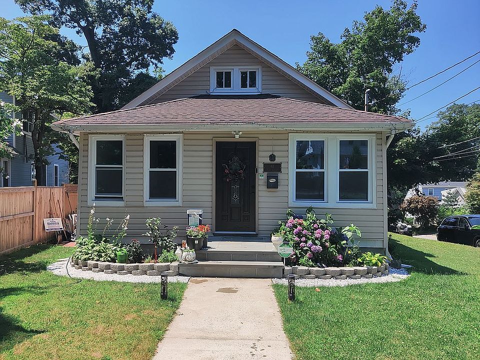 1st image of 41 Cody Ave