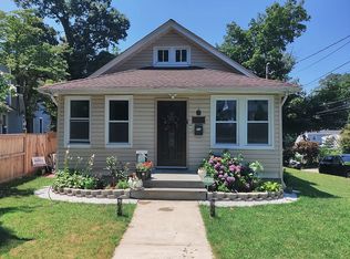 41 Cody Ave, Glen Head, NY 11545