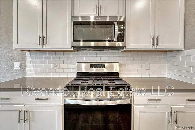 5 bed, 3.0 bath, 3928 sqft, $3,495 — Photo 3