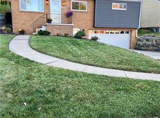 348 Twin Oaks Rd, Pittsburgh, PA 15243