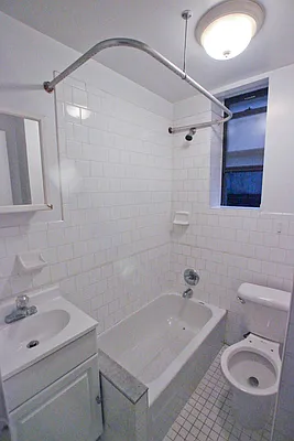 Rented by Jonis Realty | media 5