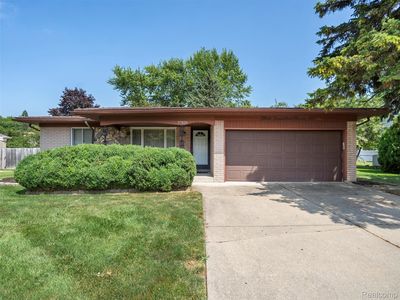 37826 Santa Anna St, Clinton Township, MI, 48036