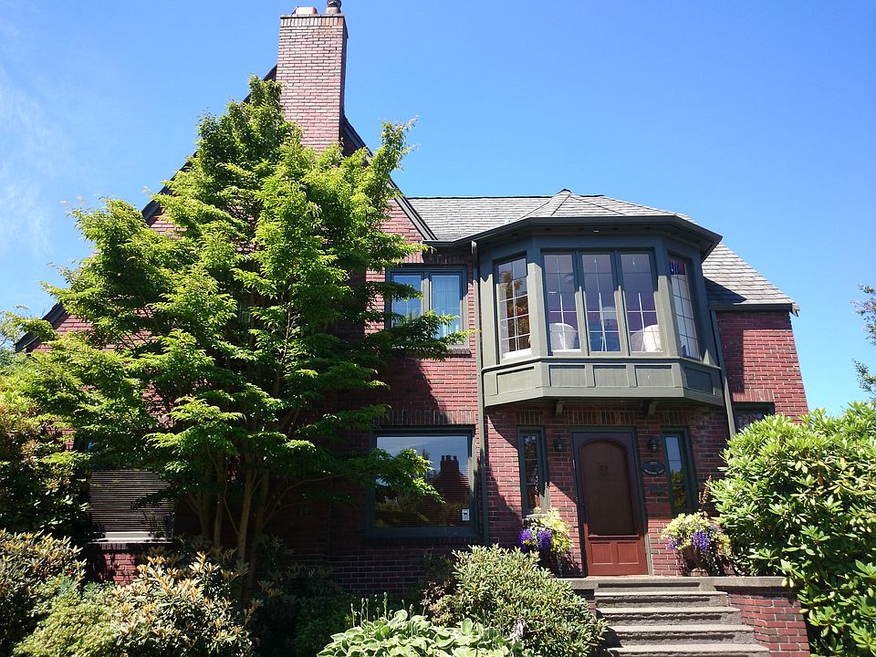 1st image of 2707 Broadway E