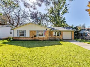 2216 Hackberry Dr, Arlington, TX 76013