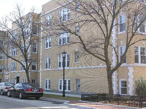 1st image of 229 W Chicago Ave #3