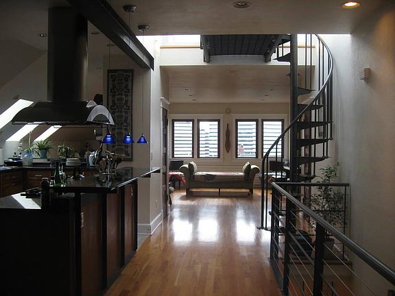 4th image of 1712 Belmont Ave APT 4