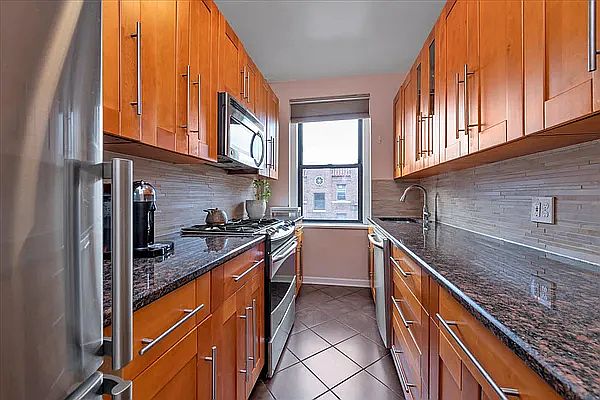 1st image of 62-64 Saunders St APT A4