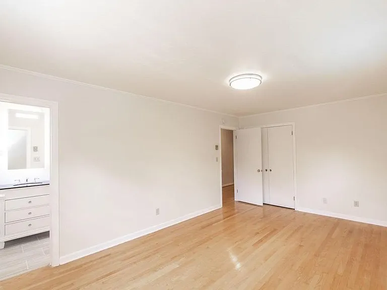 601 Broce Dr — Photo 7
