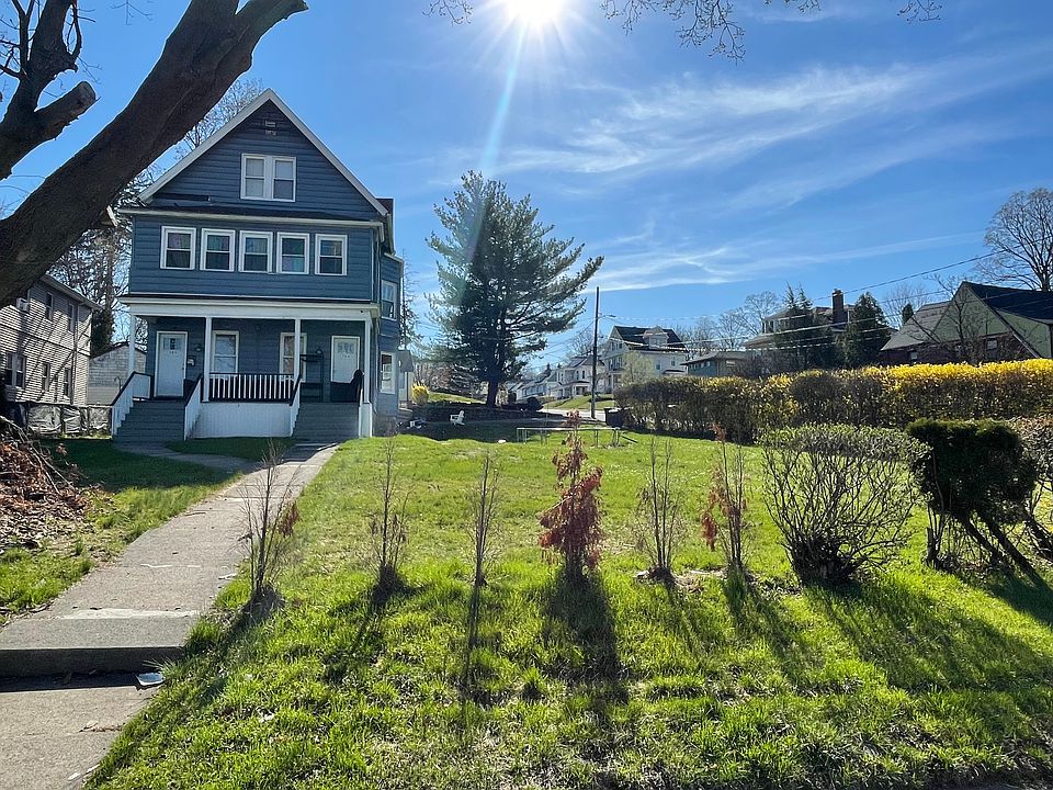 View of Front Yard
