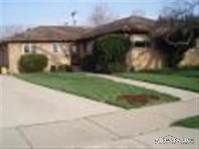 23681 Marlow St photo 1