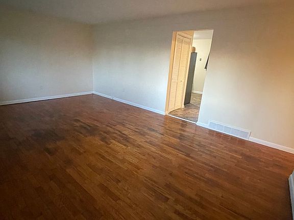 5th image of 2886 Grant Dr