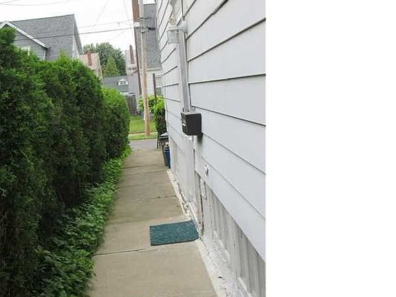 3rd image of 301 Malverne Dr