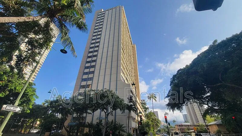 1 bed, 1.0 bath, 565 sqft, $2,600 — Photo 3